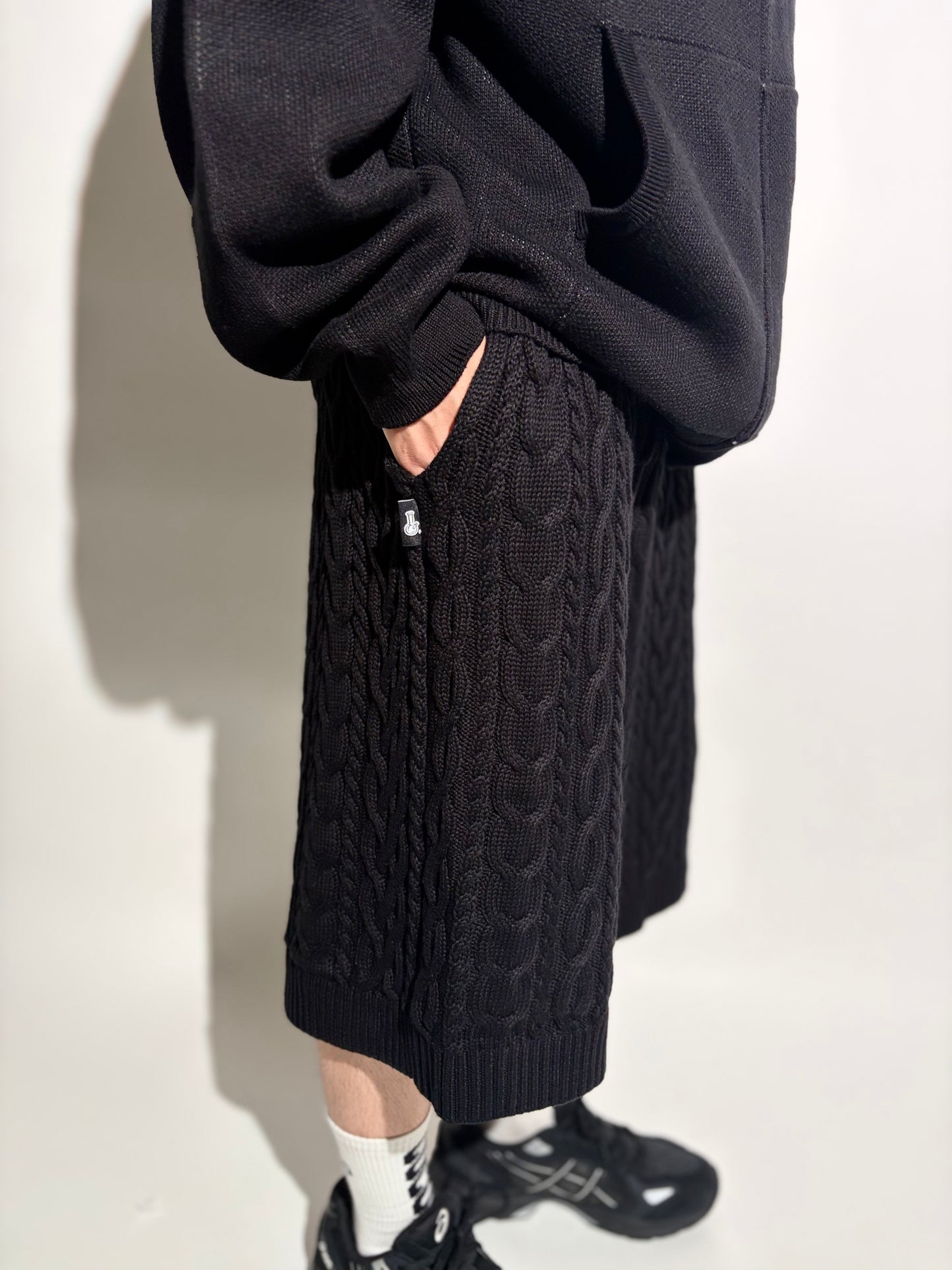 CABLE KNIT SHORTS